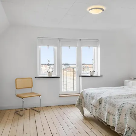 1 Bedroom Beautiful In Apartment